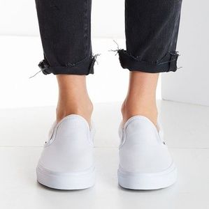LOWEST✨ NWOT White Vans Classic Slip-On Sneaker